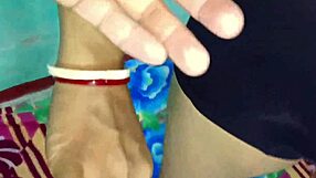 Η Σέξι Ινδή Diya Πορνοστάρ Γαμάει Σκληρά τον Κώλο του Φίλου της