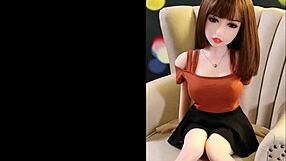 ¿Muñeca joven perfecta toma duro en agujero estrecho?