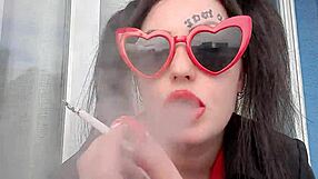 Dominatrix nika showcases sexy smoking fetish
