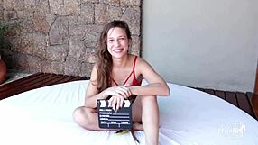 Venusss and Lolah Vibe Share Oral Orgasm in Hotel Room