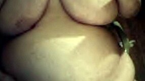 Find the pleasure of a fat woman’s hairy pussy and her fans in this web chat