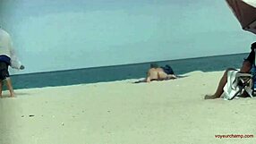 Moglie Esibizionista Heather Prende Sole Nuda, Guardoni Sborrano Vicino!