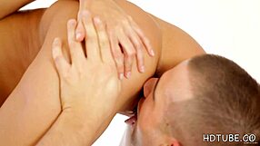 Blonde Bombshell Shines in Classy Elegance