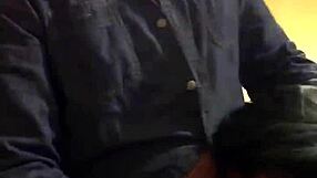 Stranger films girlfriend squirting at outdoor party