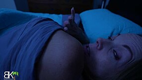 แม่เลี้ยงช่วยลูกเลี้ยงแก้แข็งนวดควยใกล้ชิดคลายเครียด