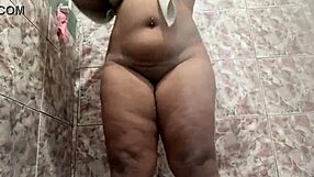 Morena, show me that big ass in the bathroom!