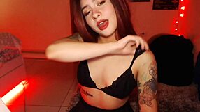 Dominican teen 18+ rubs her pussy live on webcam!