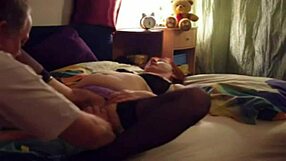 Reife frau aus würzburg gets fucked in bed.