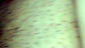 Le miento a mi hermanita para meterle mi polla en su coño.