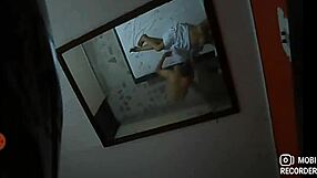 Arkadaşımın annesi yatağına çağırdı bütün gece sikiştik