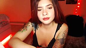 Dominican teen 18+ rubs her pussy live on webcam!