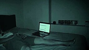 While I am fapping, my horny stepsister spies on me and then she sits on me, taking jizm in her8754