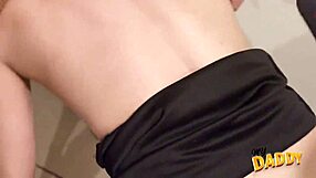 Me folle a la bailarina con mi amigo saliendo del bar