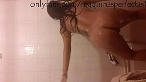 i squirt n twerk in my hot shower with my fave toy, if u wanna see the end visit red