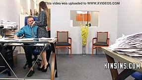 šefe, gledaj moje sise dok ih fotokopiram da te zavodim?