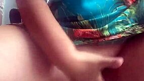 En Público Dedeando Pussy Shaved Masturbation Fingering Hairless