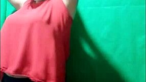 ella siempre fue seductora y muy caliente la zorra de mi hermanastra me pidio prestado la habitacion para hacer porno casero hermanastra porno real con linda vagina ajustada y rosada