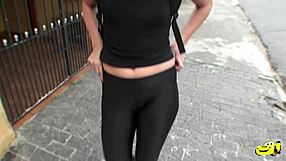 Gledam kako Stella Abravanel jemlje velik kurac v prvem POV