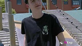 Incroyable, la déesse Lara Cruz baise au téléphone