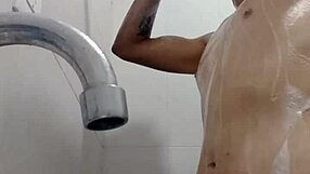 rico takes a relaxing bath with big cock