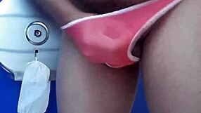 ME MASTURBO CON TANGA DE MI PRIMA!