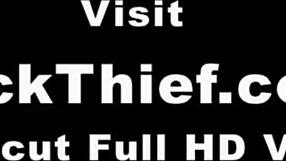 Латина София Леоне хваната с скрити предмети, наказана с голям кур в магазина. Офицер я навежда за hardcore действие.