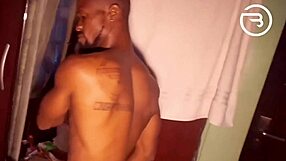 date and sex with a horny babe from tinder that makes me cum twice