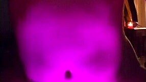 Cewek latina goda bokong striptease baju robek