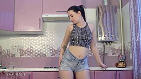 yassa mare says hello to cosmid with her big ass solo 😘