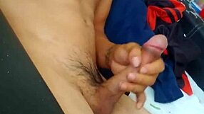 Pitudo masturbates alone in amateur scene