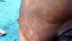 Lilpuddingbowls masturbates outdoors