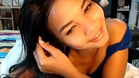 Asian beauty spied through LiveFilipinaCams com lens