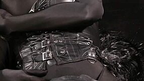 this hermaphrodite anthro is masturbating and playing with its huge tits and butt 😈