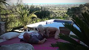 Dia de picnic en la alberca de mi casa siempre termina en cojida doggystyle bent over mature german european outdoor.