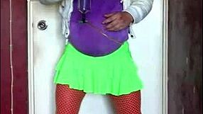 Bisexual crossdresser mark loves to swallow his own piss but would love for another mans piss to swallow aswell