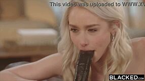 สาวบลอนด์ตัวเล็ก สการ์เล็ต กินควยดำใหญ่ในฉากนอกใจ Blacked