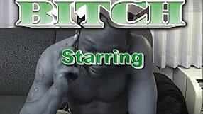 嘿，你看到那个黑妹弯腰了吗？