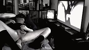 hey, watch me fist my ass deep in the dark night!