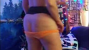 Steffi Gold Teases with Slutty Moves in Full Pussy Dance Video