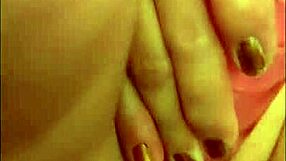 Steffi Gold Teases with Slutty Moves in Full Pussy Dance Video