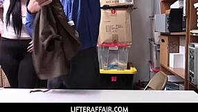 Lifteraffair - Amilia Onyx hiding goods in tight leggings ass