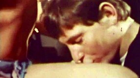 هدية عيد ميلاد زوجة الأب القديمة تخفي أسراراً فاحشة.