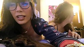 Hace tanto frio que no me quito la pijama para que me coja