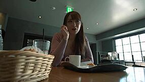 Szép háziasszony csábítása randiappból a garázsban