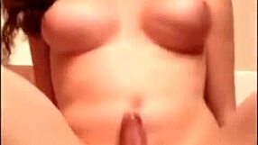 شيميل تركب ديلدو بقوة على الكاميرا مع كروس دريسينج