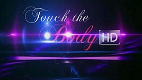 Două fete se ung cu ulei și se masează pizdă la pizdă