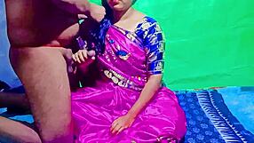 Indian Homemade Bhabhi Sona Seduces Devar in Pink Saree