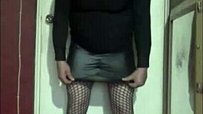 Bisexual Crossdresser Uses Pump To Enlarge His Penis