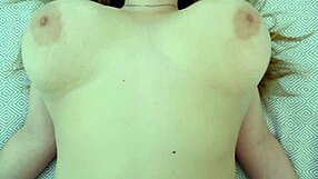 天然巨乳狂晃野性猛干！