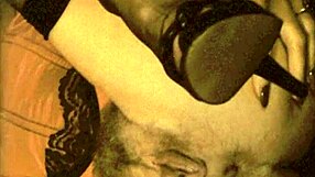 Tabù Vintage Oscuro di Londra con Matrigna Sola a Casa